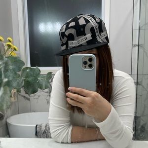 Hat black and sliver